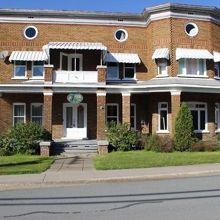 Chez L'Doc Bed & Breakfast Saint-Prosper Екстериор снимка
