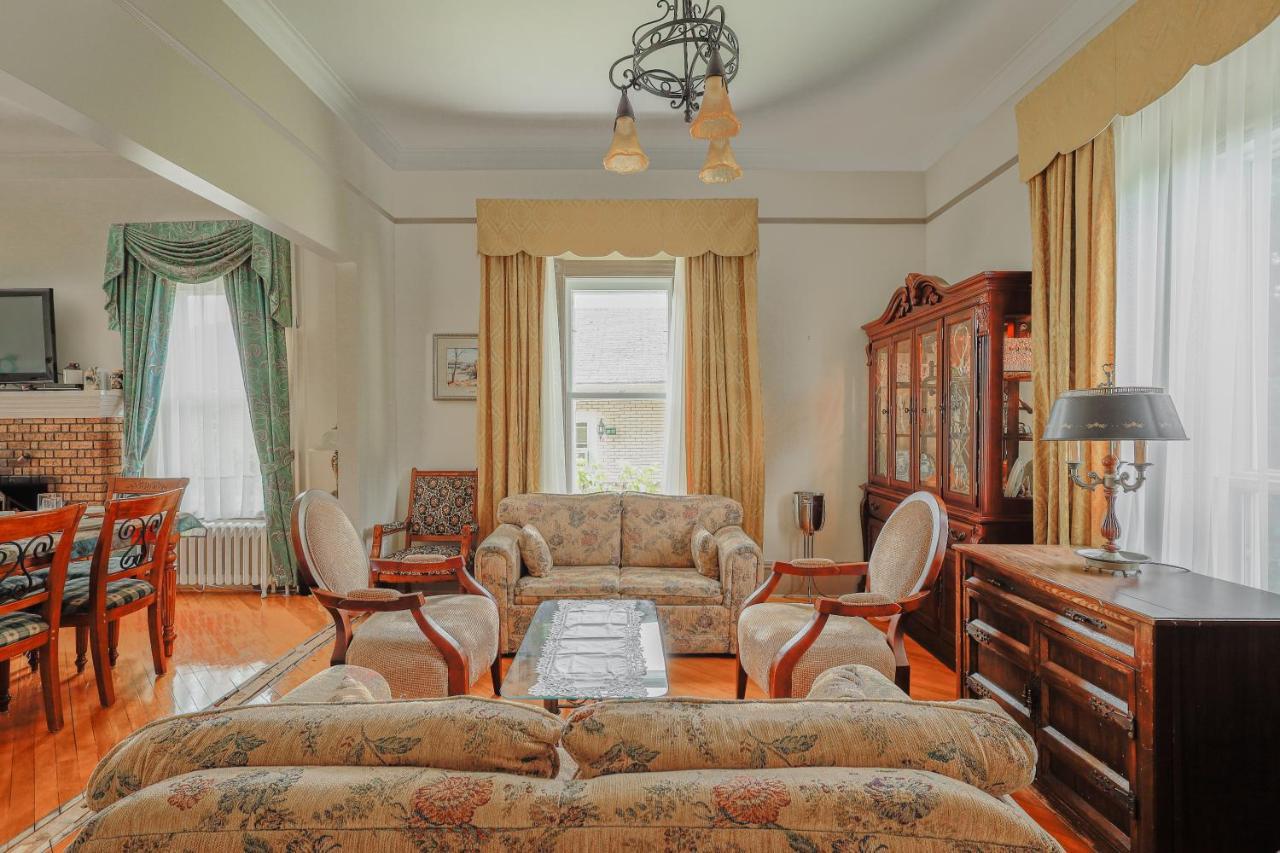 Chez L'Doc Bed & Breakfast Saint-Prosper Екстериор снимка