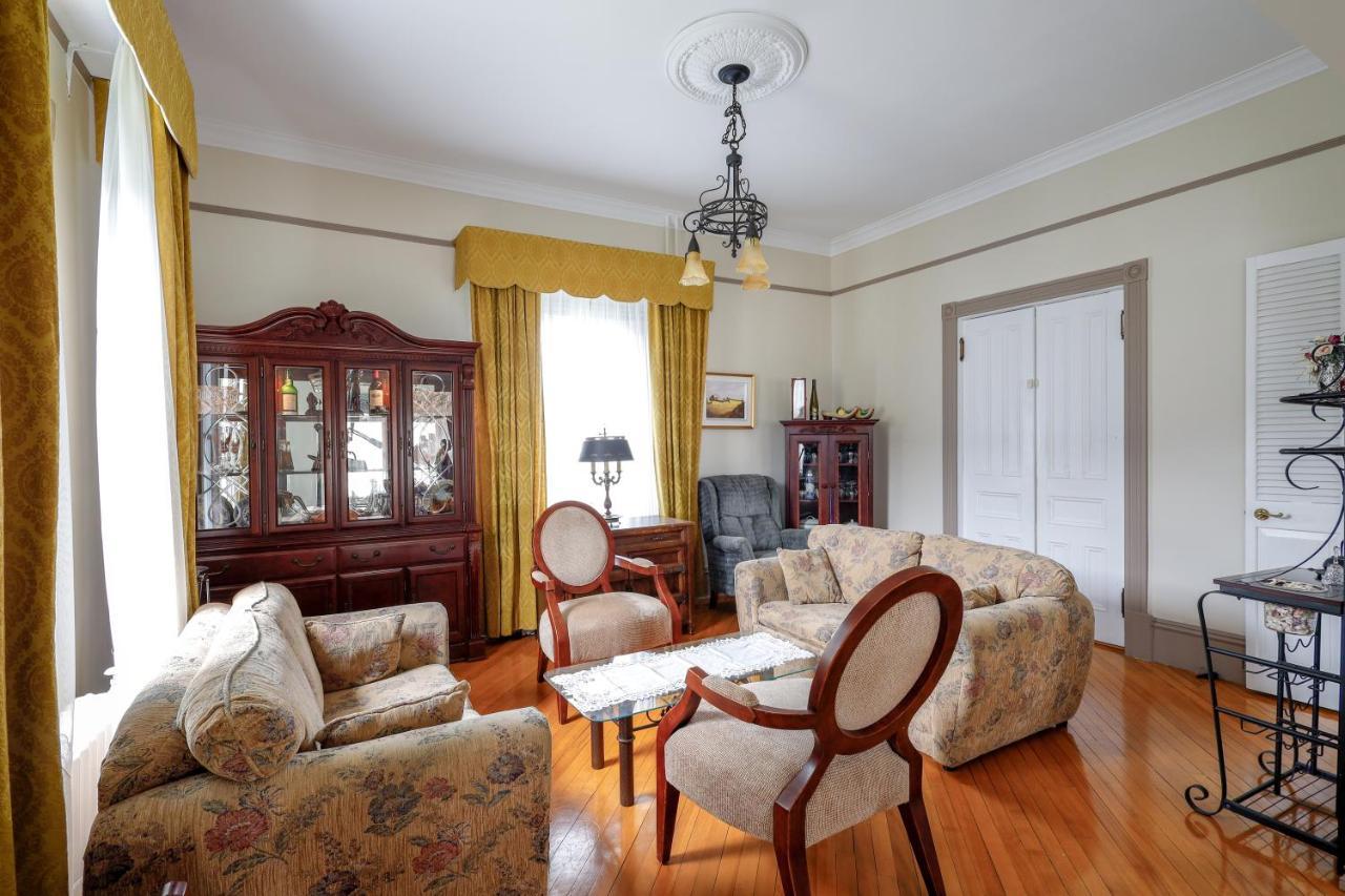 Chez L'Doc Bed & Breakfast Saint-Prosper Екстериор снимка